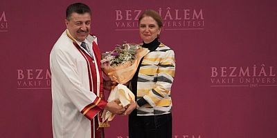 Bezmiâlem Vakıf Üniversitesi’nde Rektörlük Devir Teslim Töreni