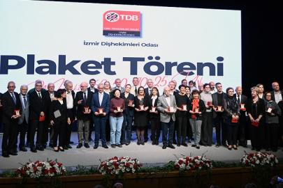 Diş hekimlerine "Teşekkür Plaketi"