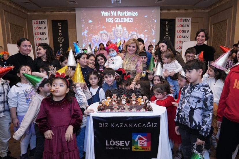 LÖSEV’den çocuklara yılbaşı partisi