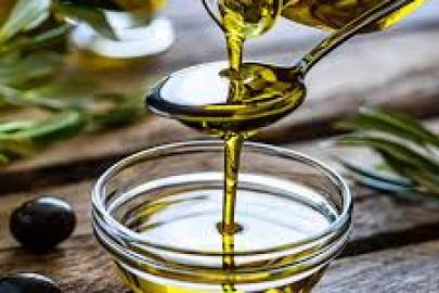 Taze sıkım zeytinyağı tüketmek diz kireçlenmesini hafifletiyor