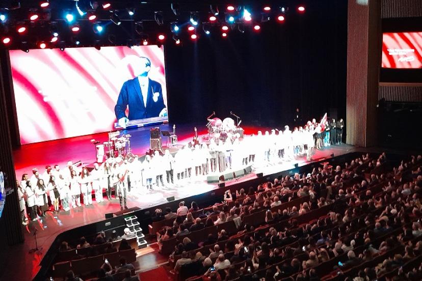 Lokman Hekim Sağlık Vakfı'ndan anlamlı gece